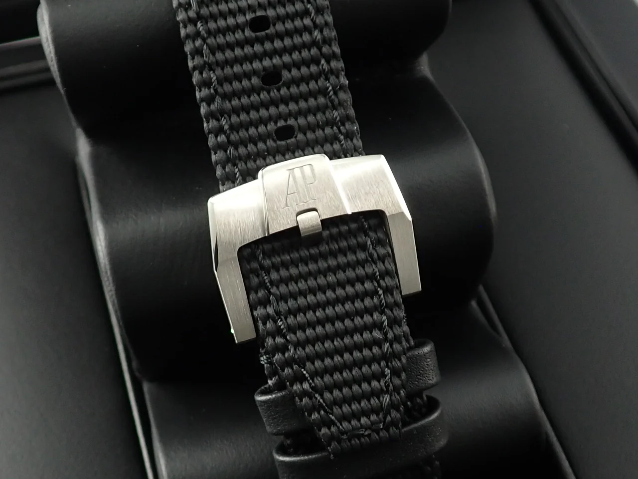 オーデマピゲ CODE 11.59 バイ オーデマ ピゲ Ref.15210BC.OO.A002KB.01 ホワイトゴールド スモークブルーラッカー文字盤 - Image 8