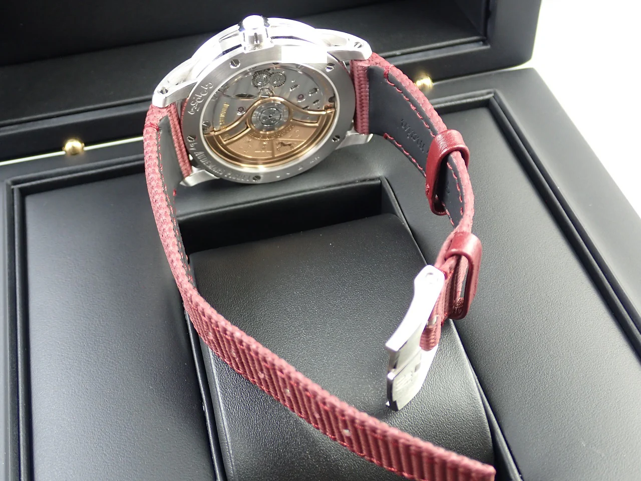 オーデマピゲ CODE 11.59 バイ オーデマ ピゲ Ref.15210BC.OO.A500KB.01 ホワイトゴールド スモークバーガンディーラッカー文字盤 - Image 6