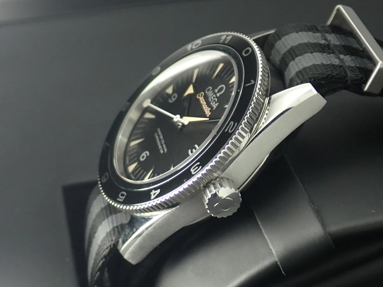 オメガ シーマスター 300 スペクター Ref.233.32.41.21.01.001 ブラック文字盤 極美品 Y9X4U143 - Image 5