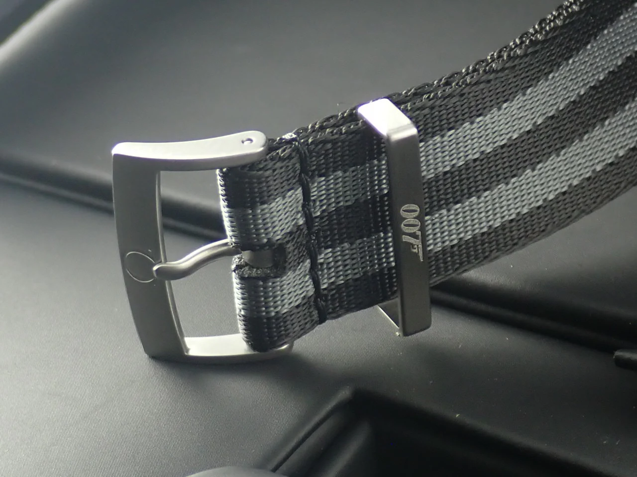 オメガ シーマスター 300 スペクター Ref.233.32.41.21.01.001 ブラック文字盤 極美品 Y9X4U143 - Image 9