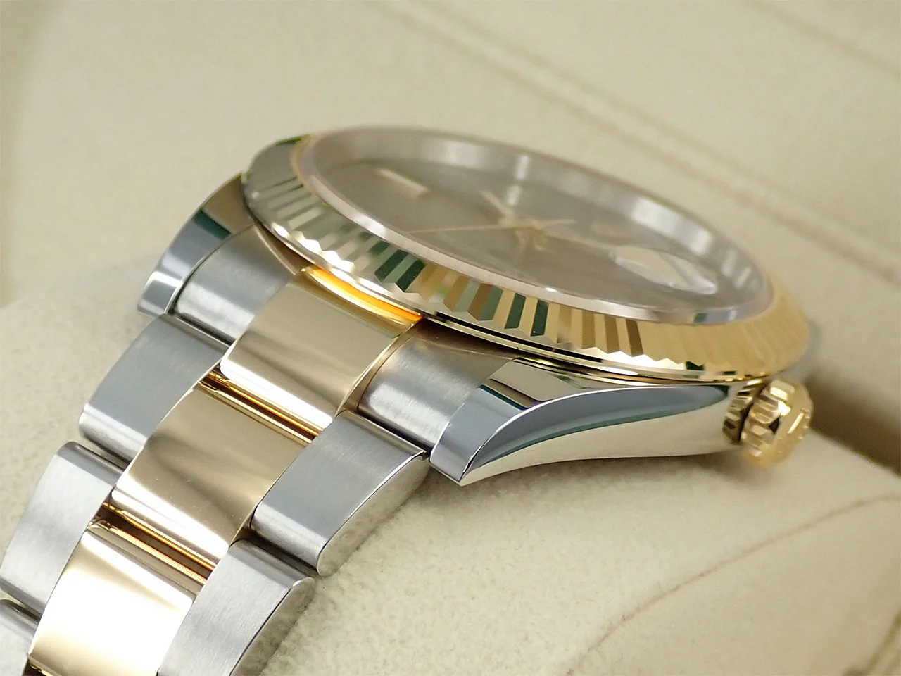 ロレックス デイトジャスト41 Ref.126333 ステンレススチール/イエローゴールド スレートローマン文字盤 オイスターブレスレット - Image 6