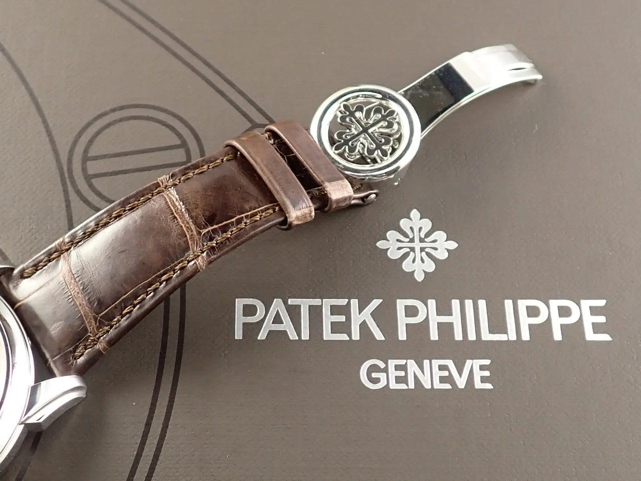 パテックフィリップ パーペチュアルカレンダー クロノグラフ Ref.5270P-001 プラチナ ゴールデンオパーリン文字盤 - Image 8