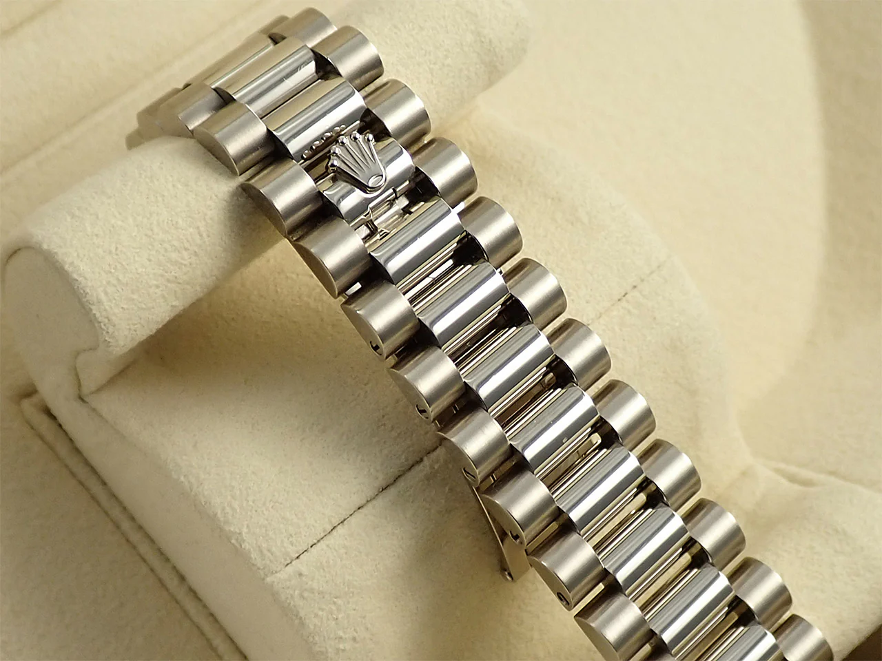 ロレックス デイデイト36 Ref.118239 ホワイトゴールド チェリー文字盤 - Image 7